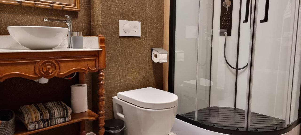 Logies La Chevre Folle - Lodging & Cooking In Style With Shared Kitchen Остенде Экстерьер фото