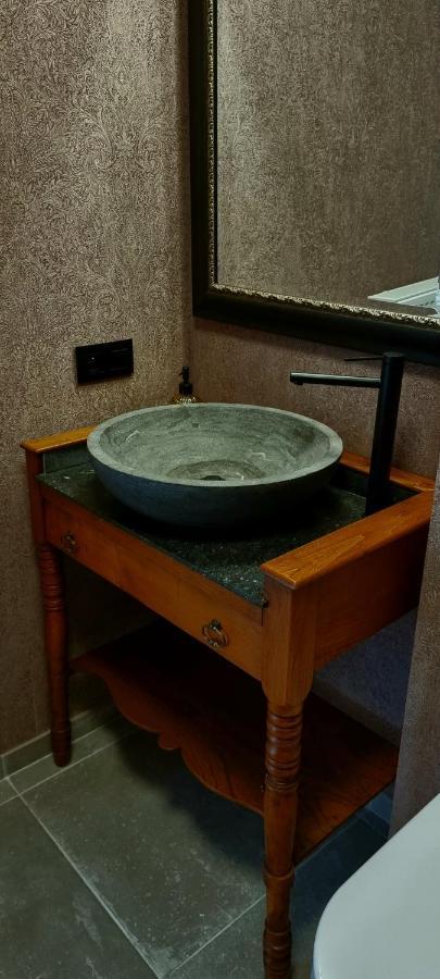 Logies La Chevre Folle - Lodging & Cooking In Style With Shared Kitchen Остенде Экстерьер фото