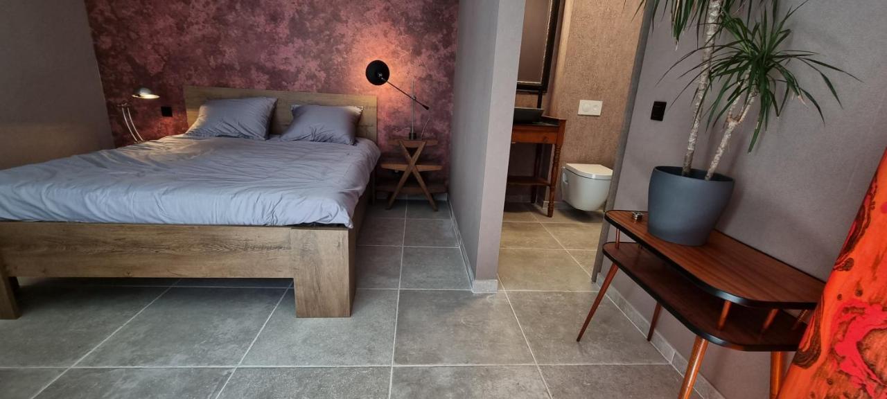 Logies La Chevre Folle - Lodging & Cooking In Style With Shared Kitchen Остенде Экстерьер фото